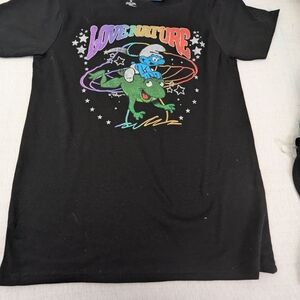 The Smurfs NWT Love Nature Graphic Tee Featuring a Smurf Riding a Frog Medium